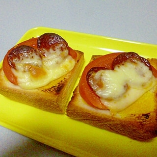 食パンでおつまみ♪からしが香る♪トマトサラミチーズ